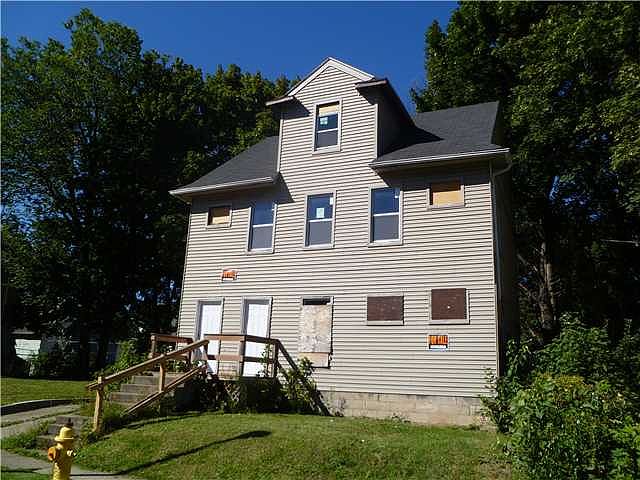 2nd image of 116-118 Fairbanks St