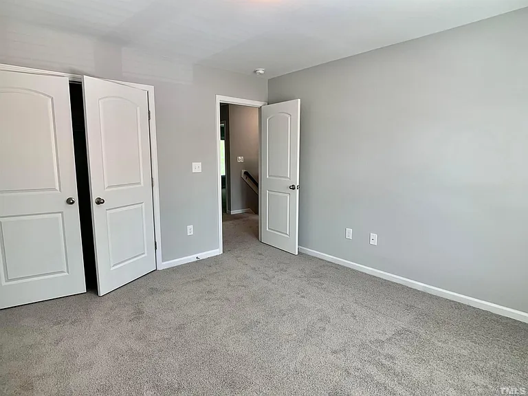 141 Diploma Dr — Photo 9