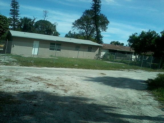 5th image of 453 Holly Dr
