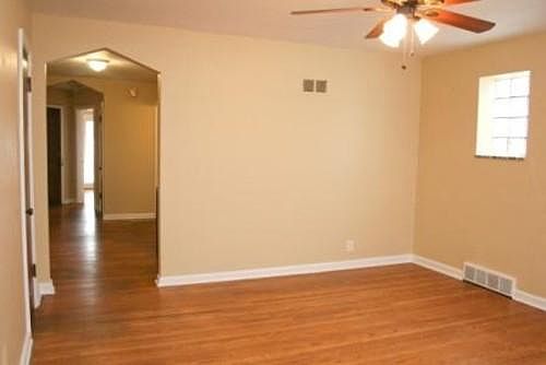 3rd image of 3400-3402 Lawn Ave