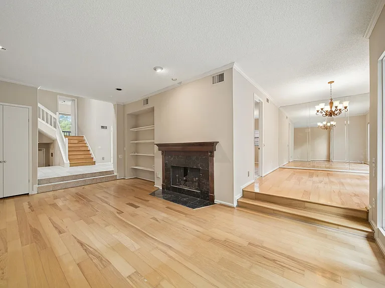 130 Sugarberry Cir — Photo 9