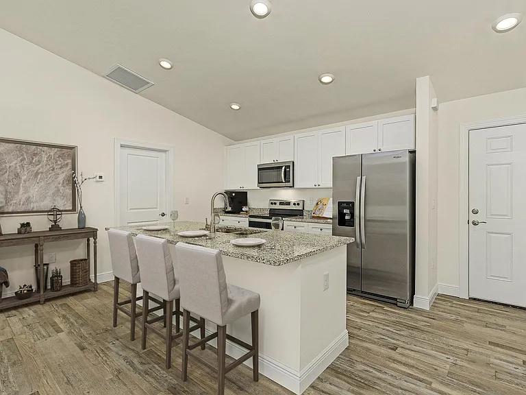 2603 NE 19th Ave — Photo 3