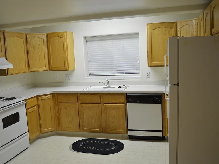 516 W 300 S — Photo 23