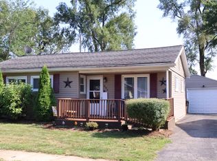 406 W 6th St, Aroma Park, IL 60910