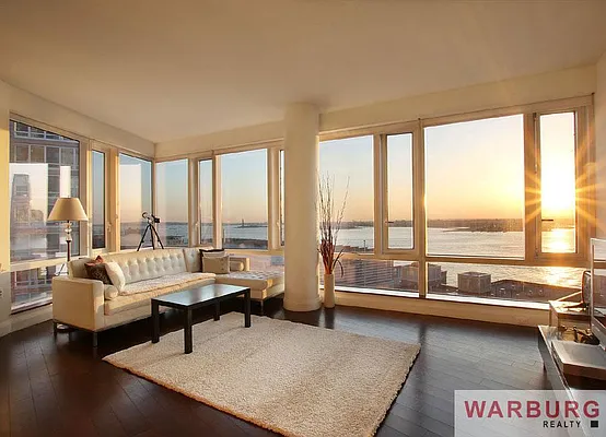 Sold by Warburg | media 8