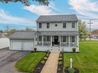 1870 County St, Somerset, MA 02726