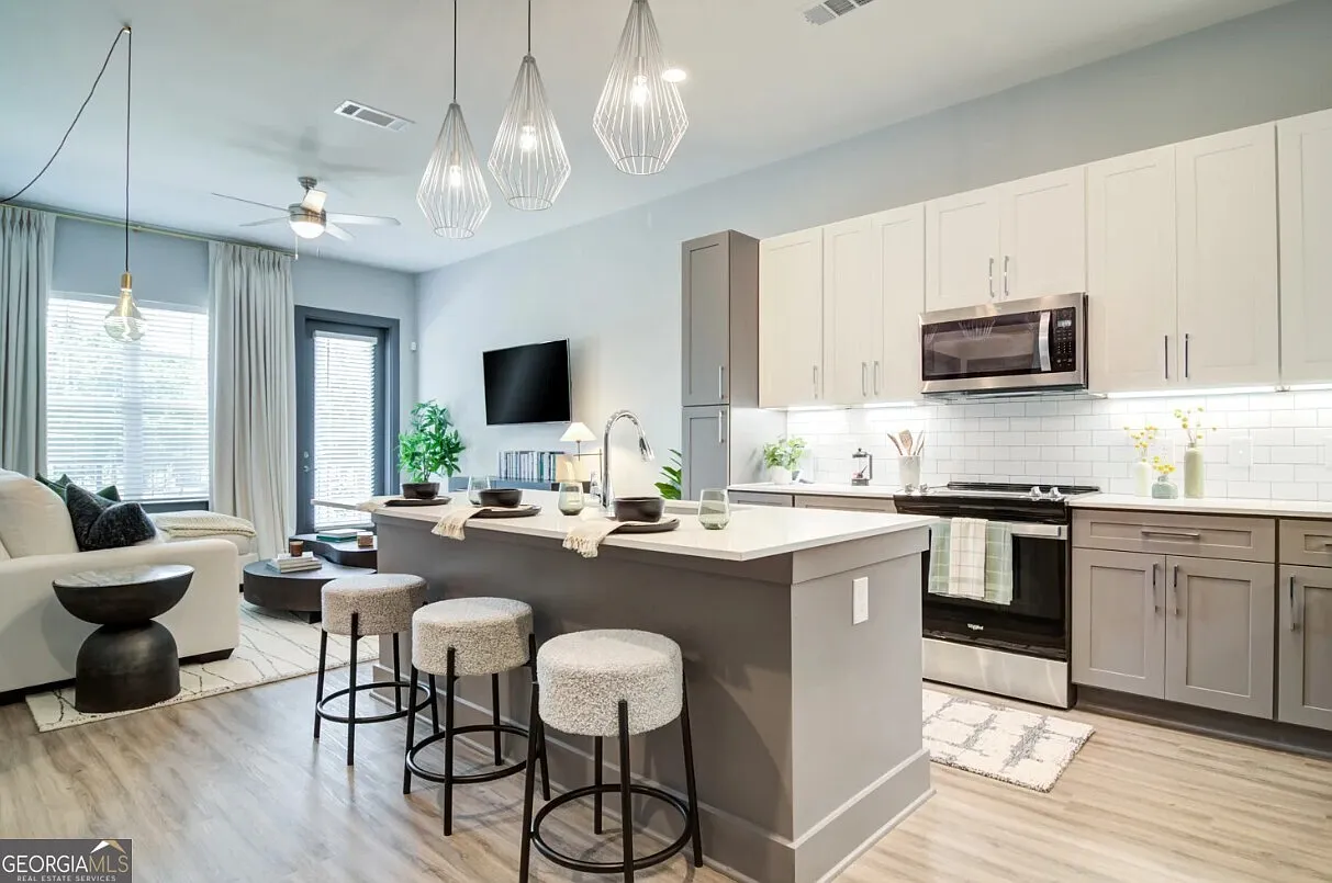 1 bed, 1.0 bath, 862 sqft, $1,771 — Photo 1