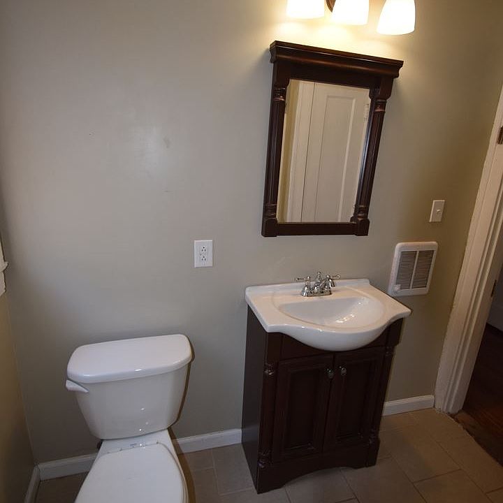 2nd image of 363 Aylesford Pl APT 3