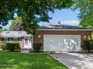 2737 Gateshead Dr, Naperville, IL