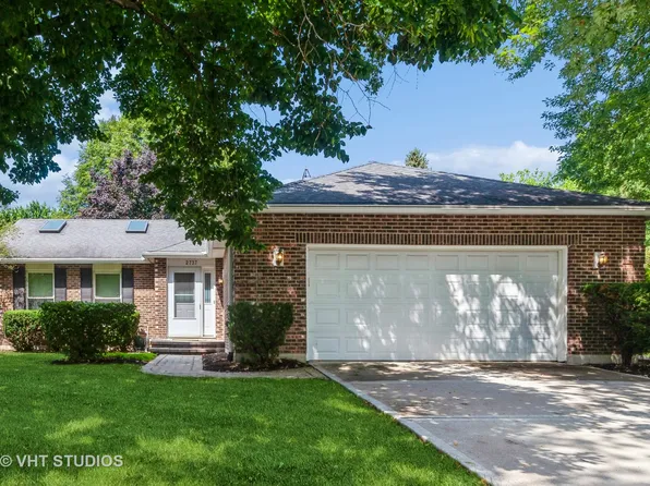 2737 Gateshead Dr, Naperville, IL 60564
