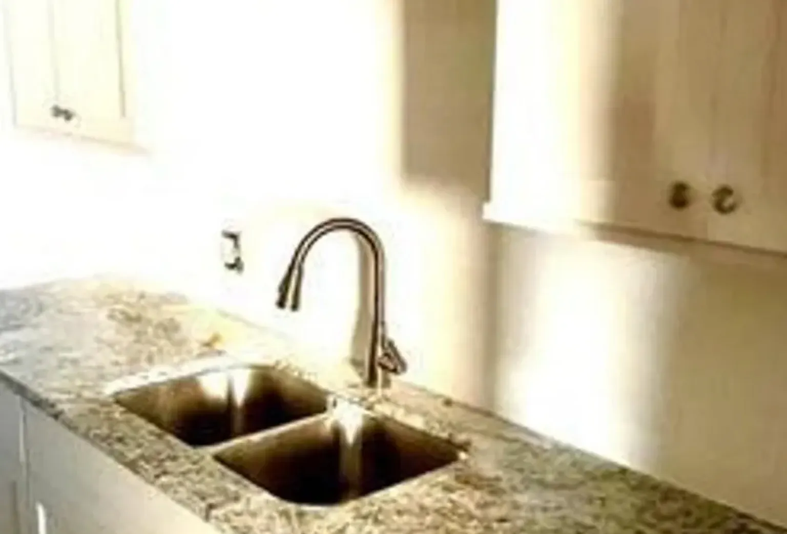 2 bedrooms 1 bath - $850 per month — Photo 2