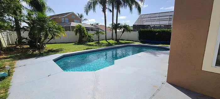 2411 Berkshire Ct — Photo 25