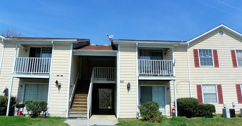 1st image of 511 Mystic Dr APT C