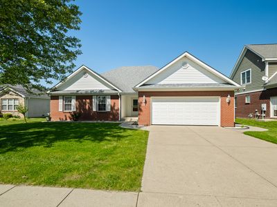 40 Clear Spring Ln, Trafalgar, IN, 46181