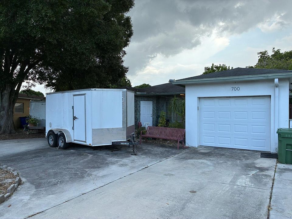 1st image of 700 SW 50TH Avenue