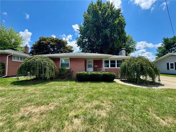 621 Dakota Ave, Mattoon, IL 61938