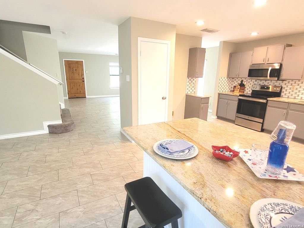 4607 Camas, San Antonio, TX - More