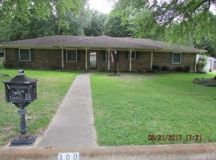 109 Inwood Oaks Dr, Henderson, TX 75652