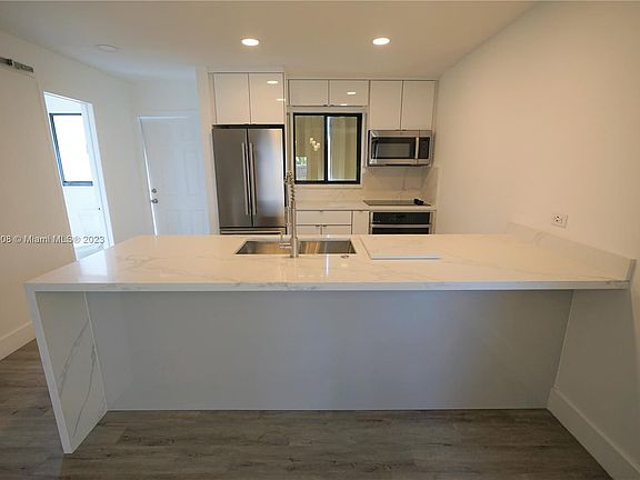 3rd image of 2385 NE 171st St
