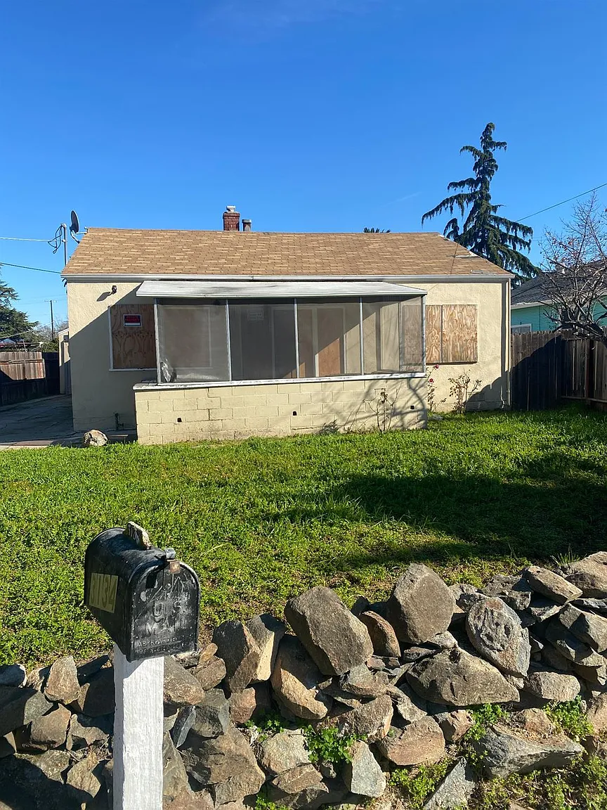 3134 Palmer St photo 1