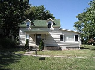 453 N Locust St, Slater, MO 65349