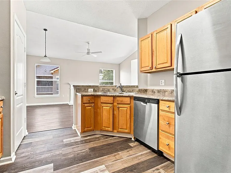 10467 Villa View Cir #10467 — Photo 9