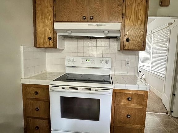 3rd image of 3805 E Kerckhoff Ave
