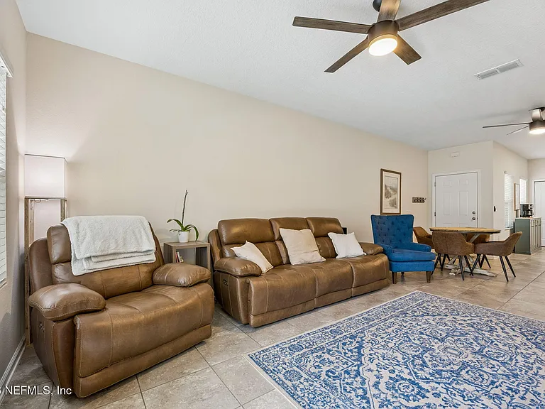 470 Servia Dr — Photo 7