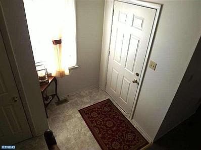 3rd image of 804 Archer Pl