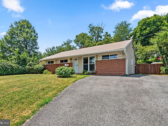 3rd image of 13600 Parkland Dr