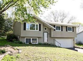 7063 Springhill Cir, Eden Prairie, MN 55346