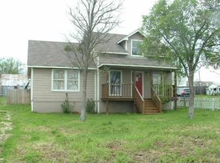 300 N Broad St, Coupland, TX 78615