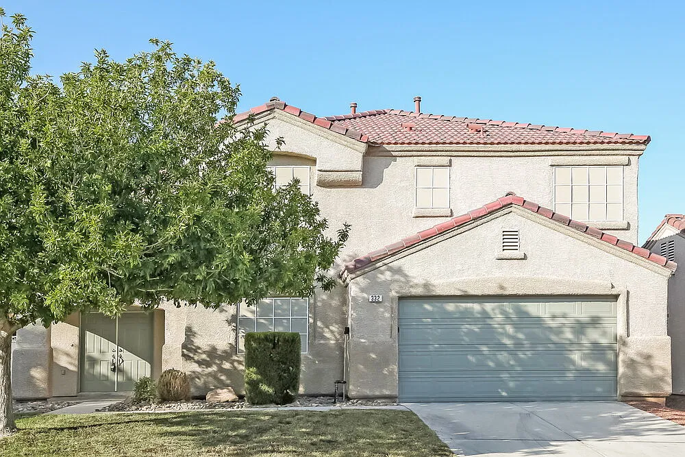 3 bed, 2.0 bath, 2185 sqft, $2,370 — Photo 1