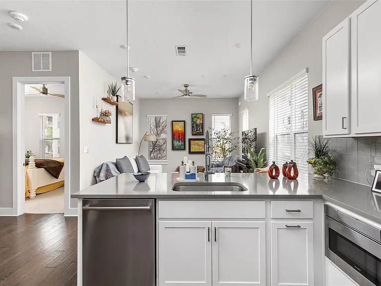 4325 Jackson Ave #2105 — Photo 9