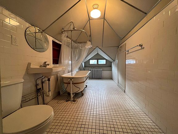 5th image of 7 Kensington Ave #4