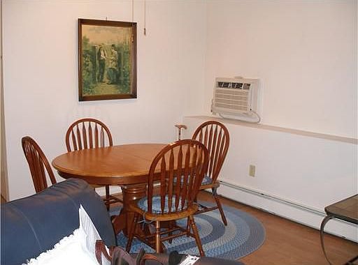 4th image of 76 Village Ct