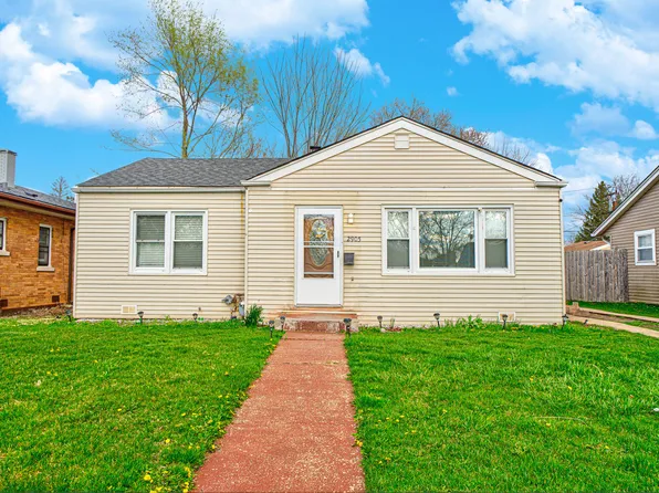 2905 S 11th Ave, Broadview, IL 60155