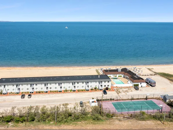 16 Navy Rd Unit 202, Montauk, NY 11954