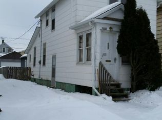 305 2nd St SW, Chisholm, MN 55719