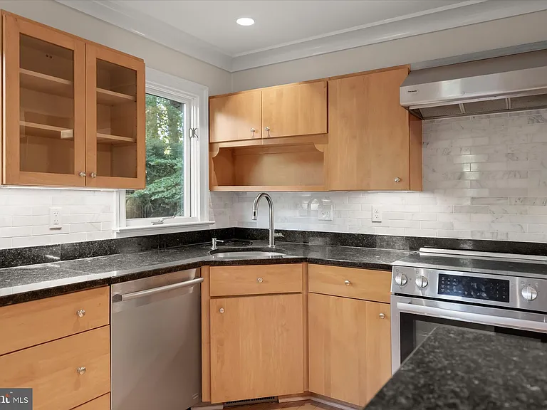 5104 Scarsdale Rd — Photo 16