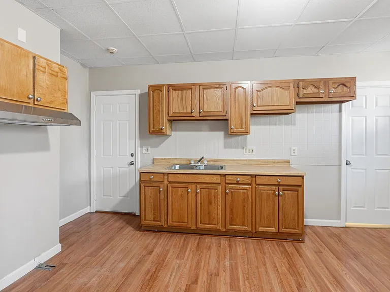 194 196 Lyman Street 53 #57-59 — Photo 4