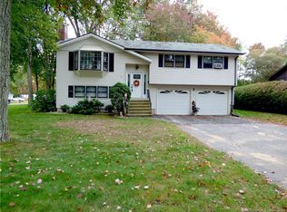 53 Fireside Ln, Bristol, CT 06010