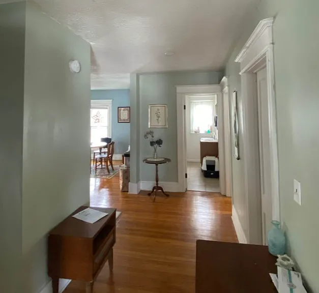 206 Laburnam Cres #1 — Photo 2