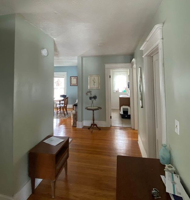 2nd image of 206 Laburnam Cres #1