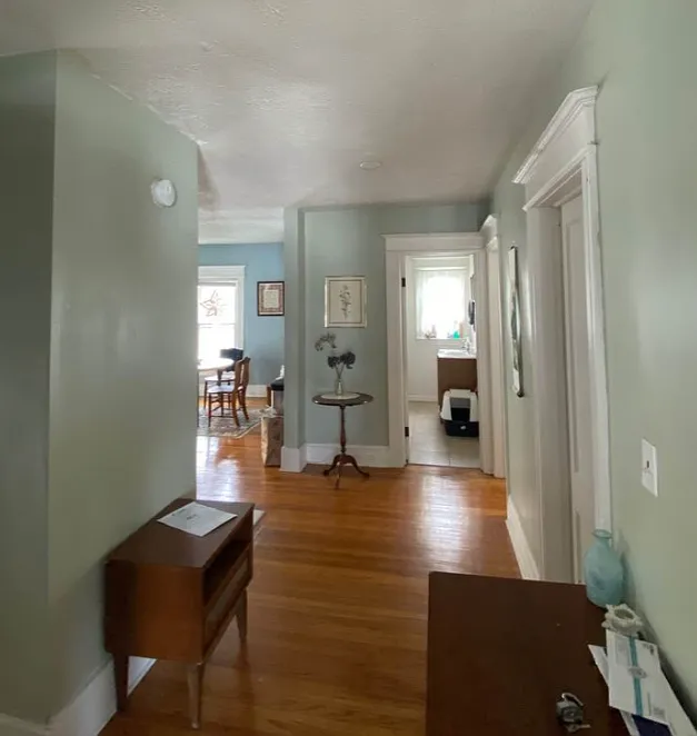 Building Photo - 206 Laburnam Cres #1