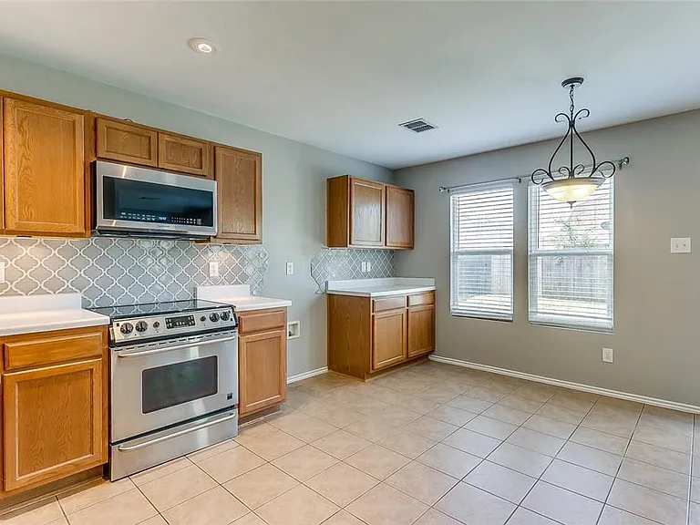 kitchen and breakfast