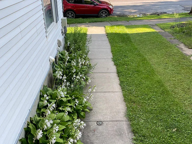 312 N Titus Ave — Photo 4