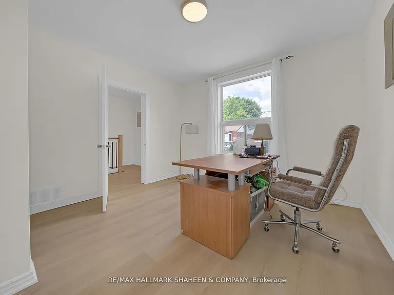 203 Quebec St — Photo 3