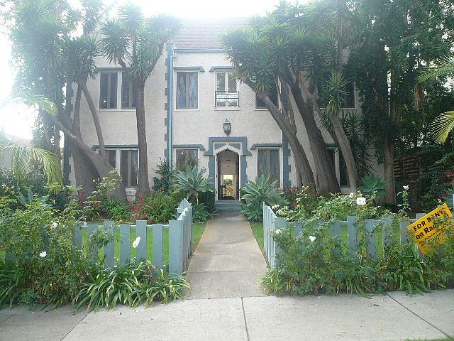 1st image of 944 12th St APT 1