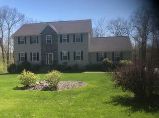 102 Woodland Dr, Lake Ariel, PA 18436